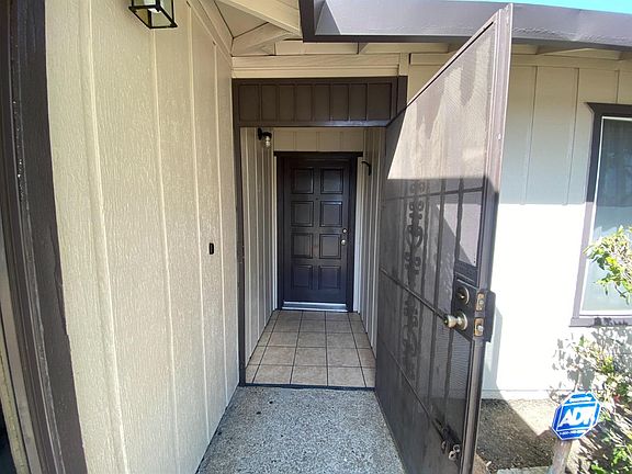 3rd image of 1013 Fleetwood Way