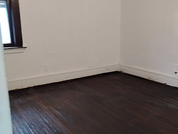 4th image of 43 Hastings Ave