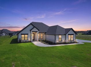 104 Hazlewood Ct, Granbury, TX 76049