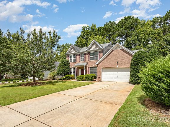 2nd image of 1207 E Arrow Lake Ct