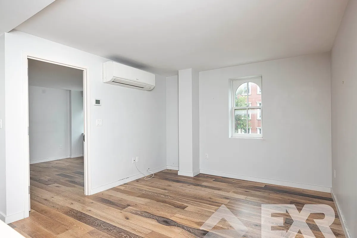 Building Photo - 945 Bergen St #206