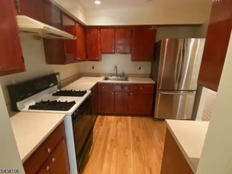 8 Stockton Ct — Photo 8