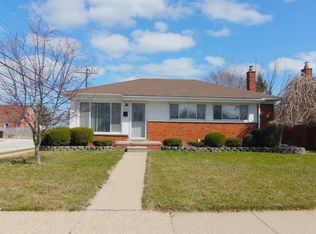 28260 Edward St, Roseville, MI