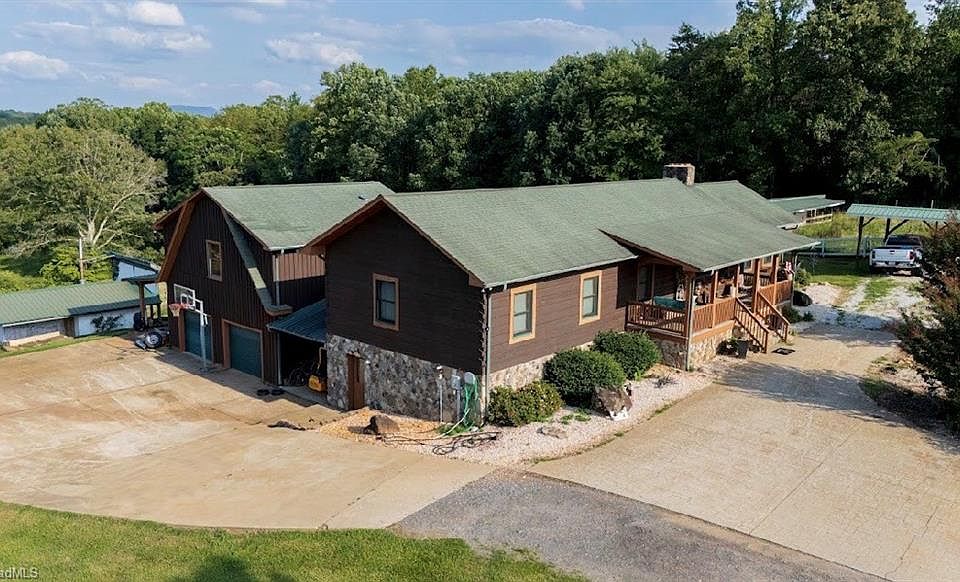 1st image of 300 Tom Hunter Rd