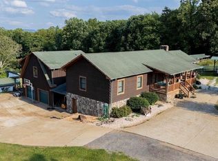 300 Tom Hunter Rd, Pilot Mtn, NC 27041