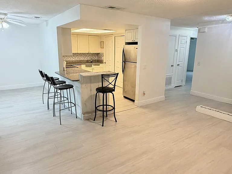 9801 Turf Way — Photo 10