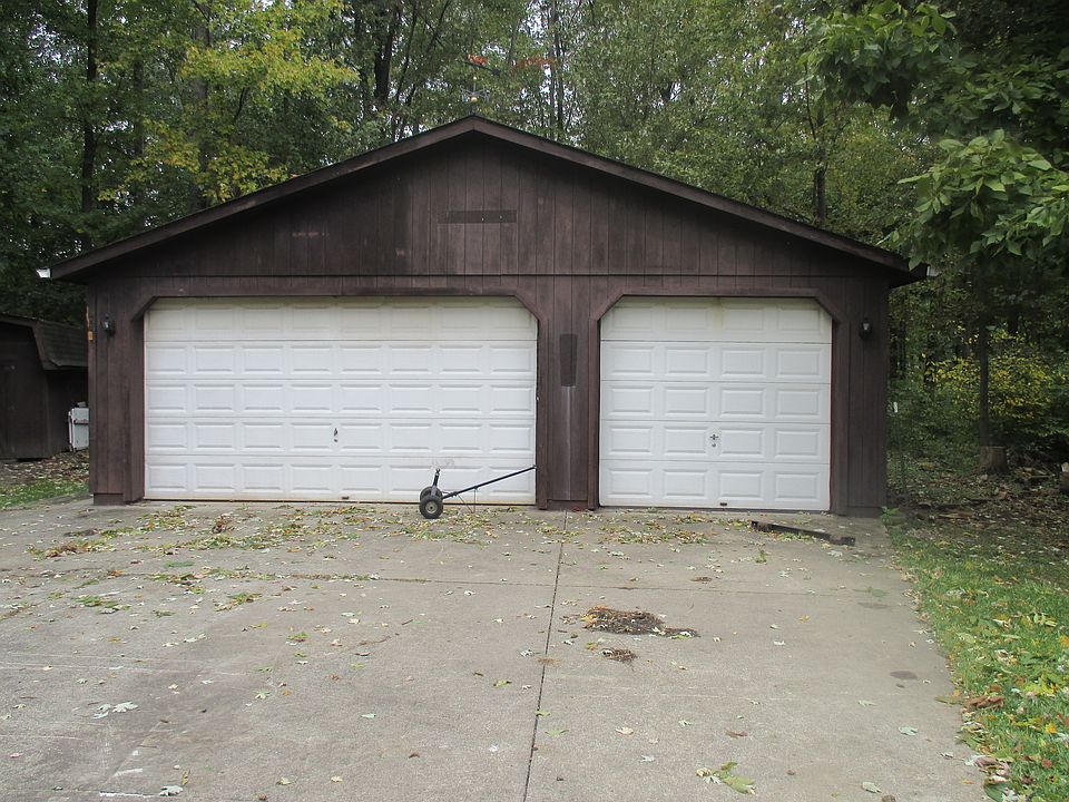 2nd image of 8935 Trailwood Ct