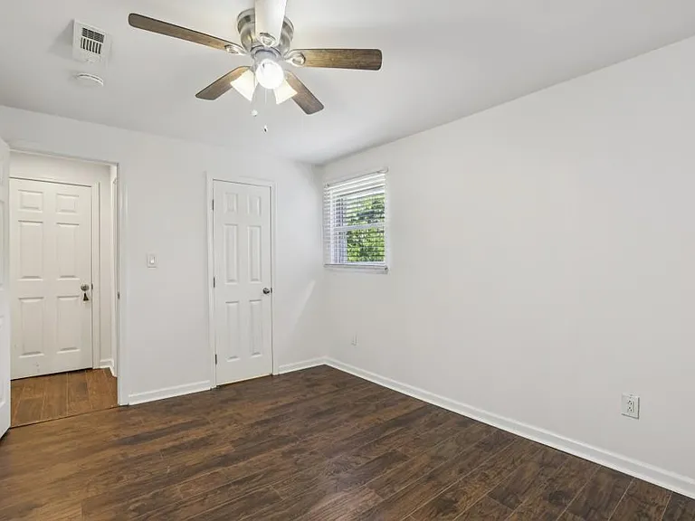 2056A Abby Ln NE — Photo 31