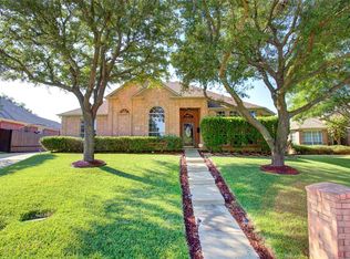 704 Coal Creek Dr, Mansfield, TX 76063