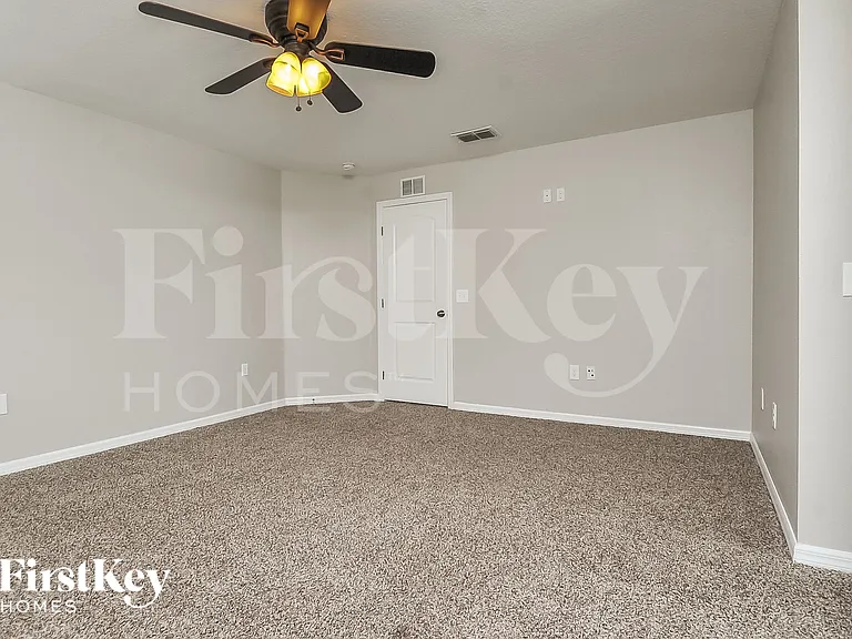 5203 Ashwood Dr — Photo 7