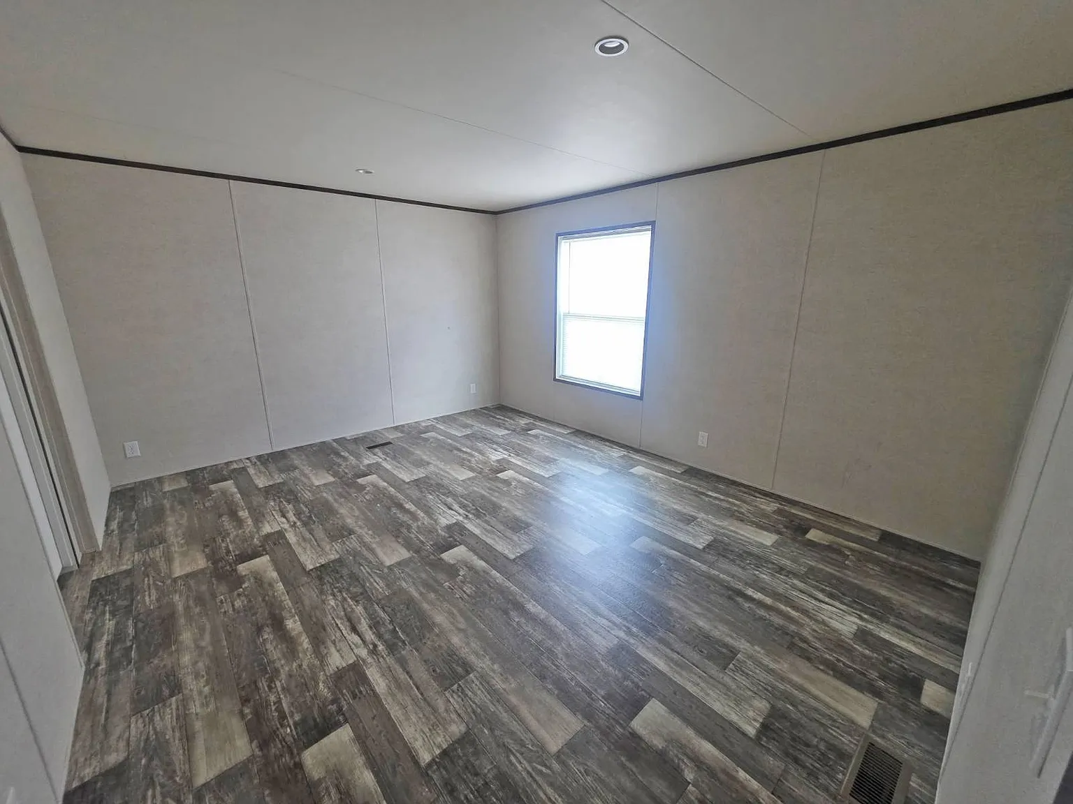 4 bed, 2.0 bath, 1450 sqft, $1,500 — Photo 3