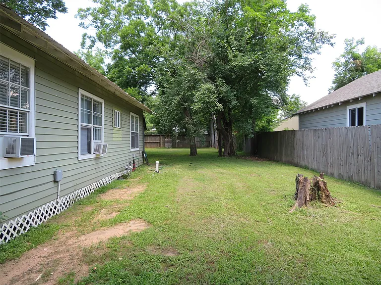 422 Mill Ave — Photo 4