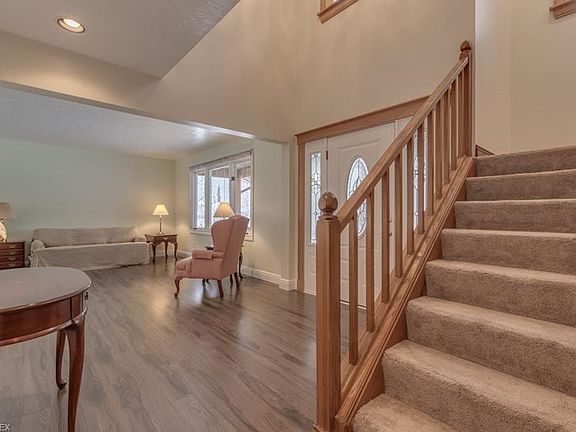 4th image of 9154 Gregory Ct