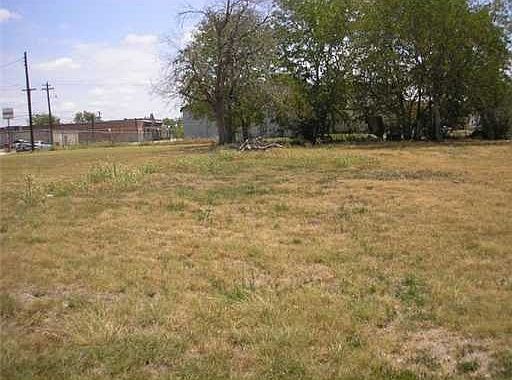 1st image of 705 N Parker Ave