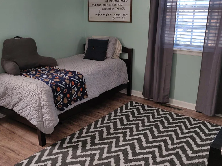 Guest bedroom