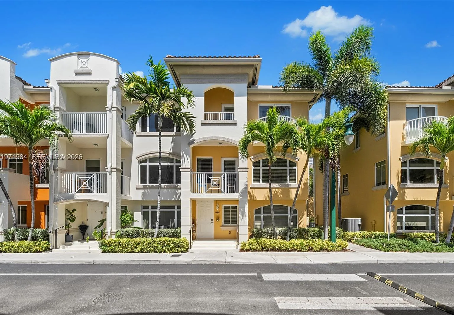 Merco At Aventura — Photo 1