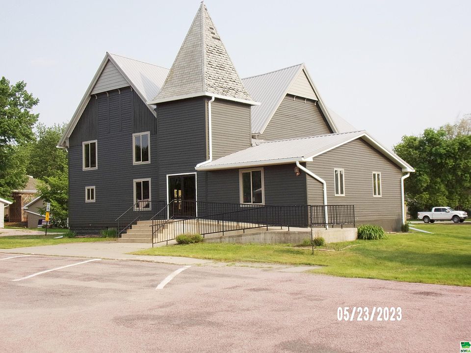 802 12th St Hawarden IA Zillow