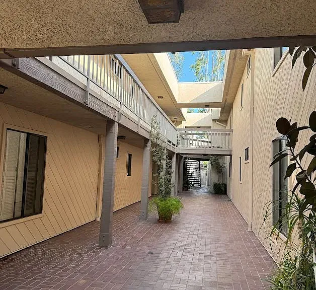 15215 Magnolia Blvd #110 — Photo 20