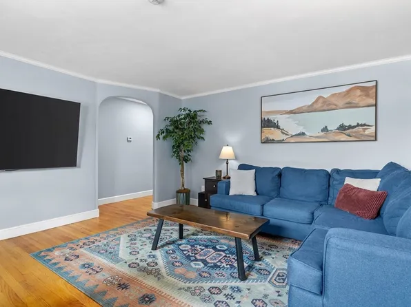 186 Vernon St #4, Wakefield, MA 01880