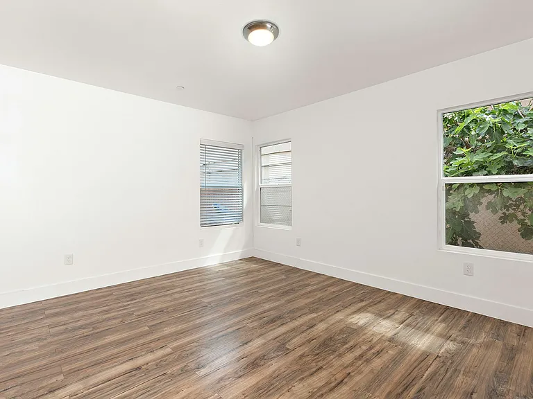 5344 Huntington Dr S #1 — Photo 11