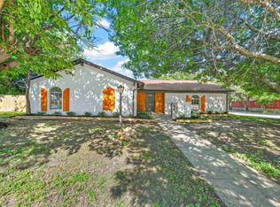 6321 Winn Dr, Edgecliff Village, TX 76134