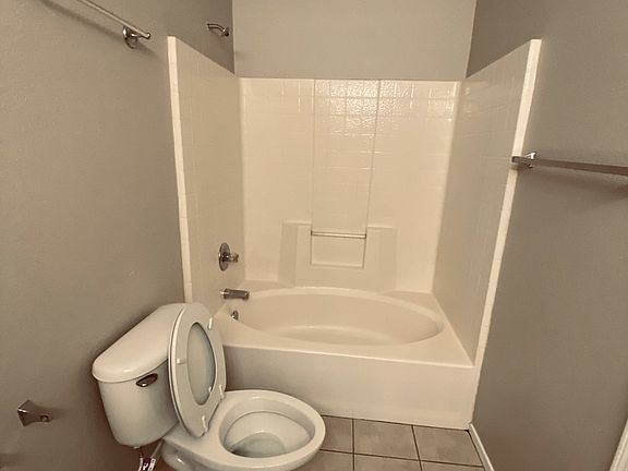 3rd image of 2714 S Keene