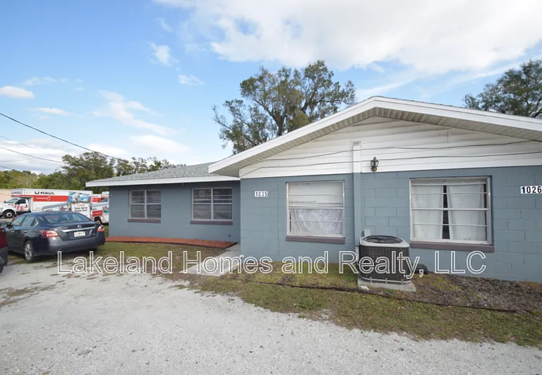 1034 Berkley Rd — Photo 2