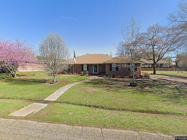 1st image of 401 Quail Dr