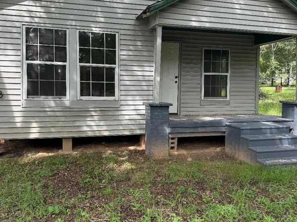 808 Stokes St, Crockett, TX 75835