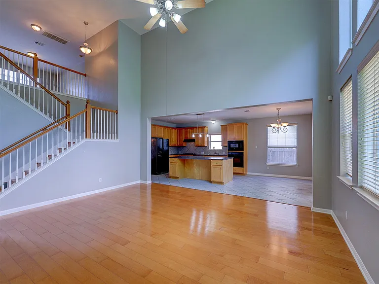 1554 Homewood Cir — Photo 13