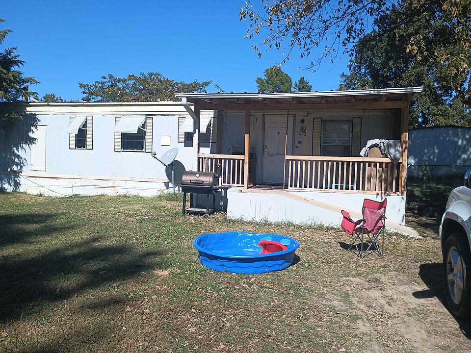 2nd image of 302 W Main St