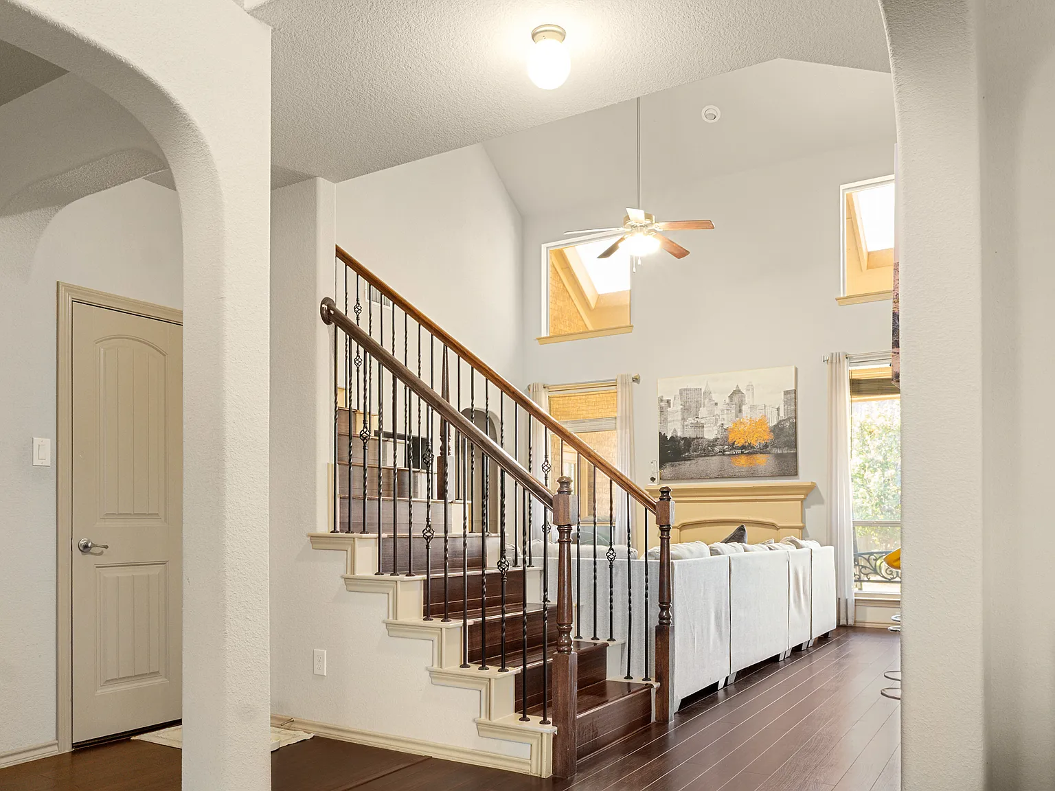 4 bed, 3.5 bath, 2937 sqft, $2,899 — Photo 3