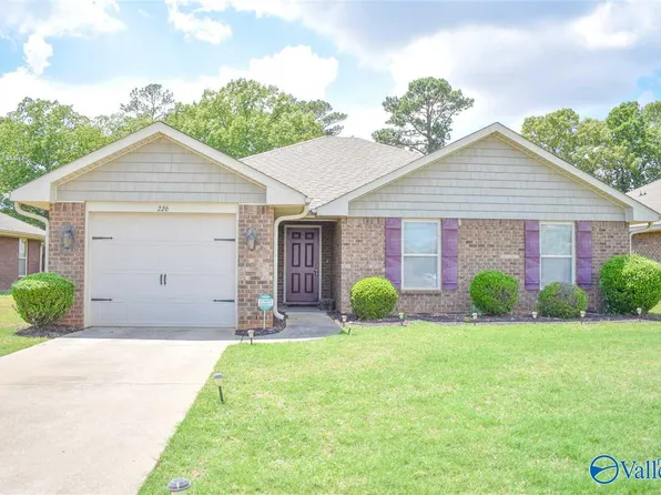 226 Fields Pond Dr, Madison, AL 35756