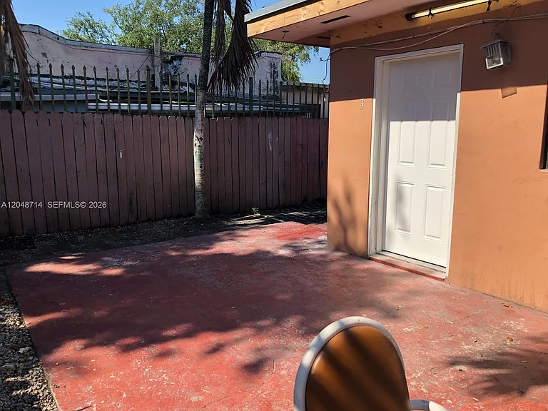 2460 NW 15th St #4 — Photo 7