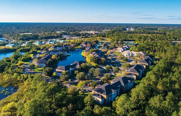 Lakes at North Port Apartments — Photo 7