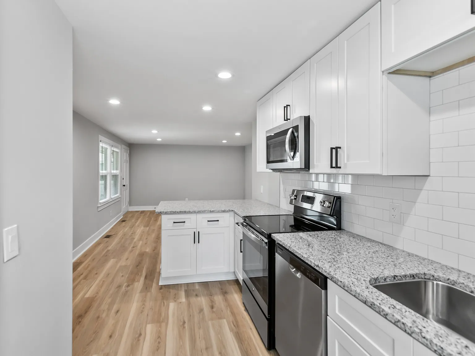 2 bed, 800 sqft, $1,150 — Photo 4