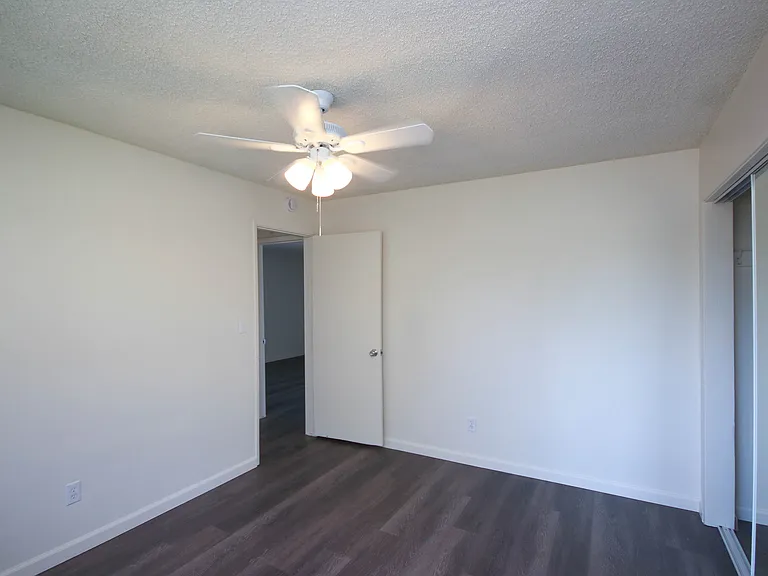 896 Magnolia Ave #5 — Photo 14