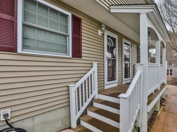 1522 Candia Road, Manchester, NH 03109