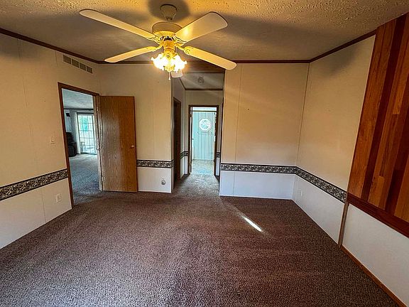 4th image of 90 Hometown Ave