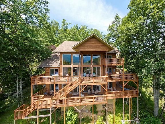 2nd image of 5055 Riversong Way