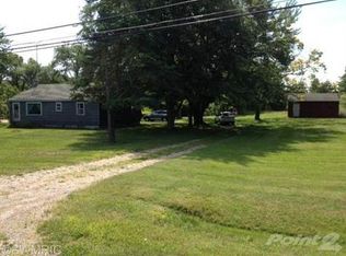1270 Zoschke Rd, Benton Harbor, MI 49022