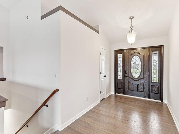 5th image of 548 Winchester Dr