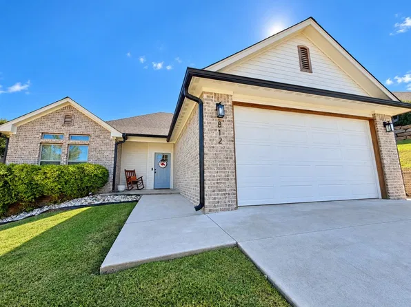 812 E Finley Ridge Dr, Tahlequah, OK 74464