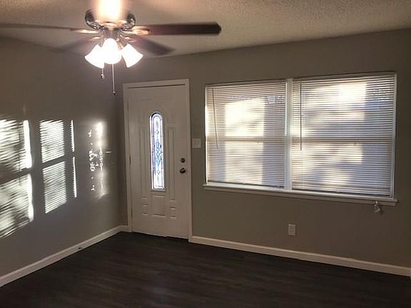 3rd image of 4405 Crenshaw Ave