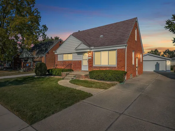 25334 Waldorf St, Roseville, MI 48066