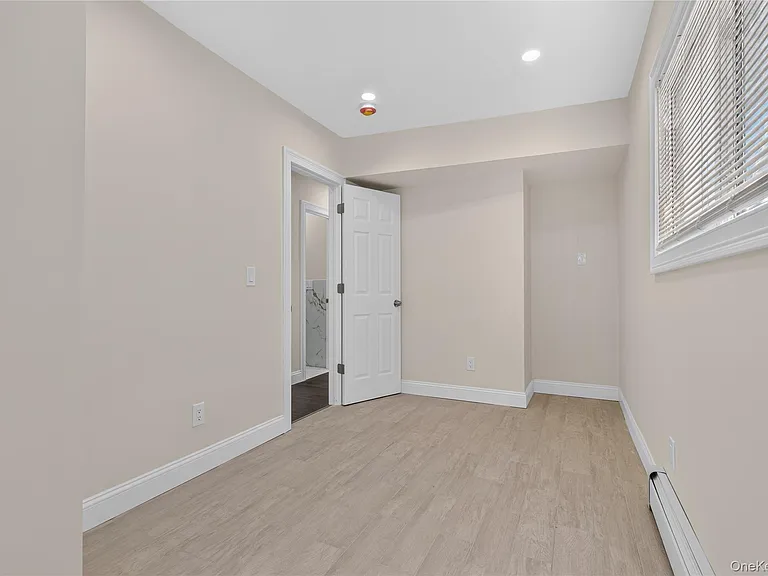 88 Buffalo Ave — Photo 11