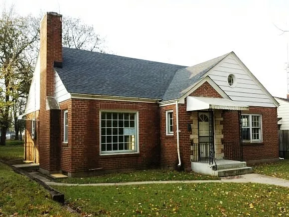 3020 Custer Ave photo 1