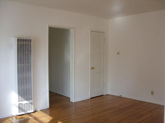 Front room / entry