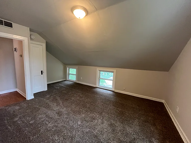 453 Mound St #2 — Photo 8