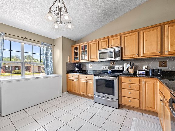 3rd image of 1162 SW Fairfax Gln